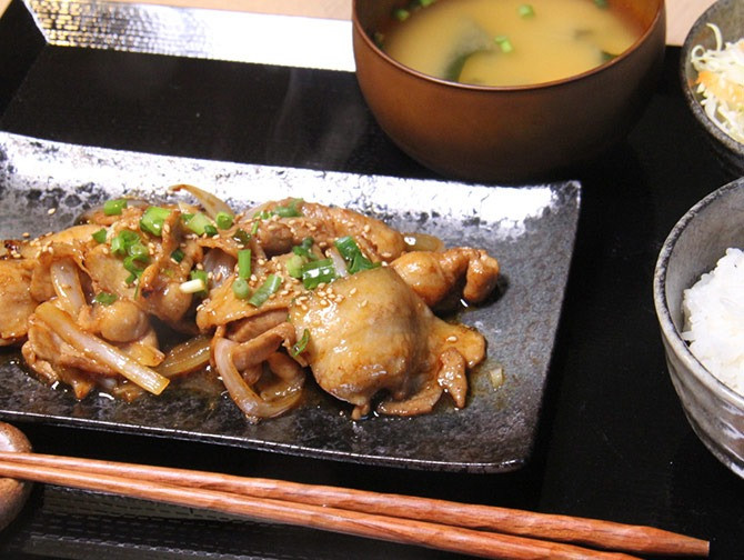 上鳥羽口駅付近で昼飯を食べるならてりやき屋